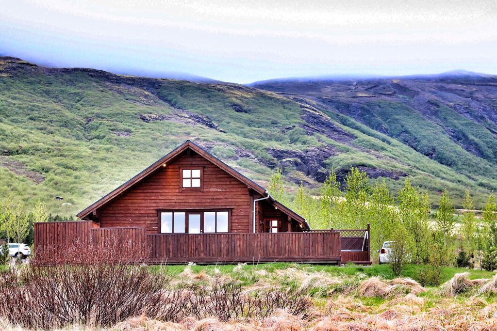 Golden Circle Cabin, Hot Tub Villa เกย์ซีร์ ภายนอก รูปภาพ